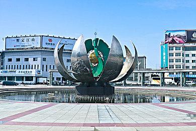 《明末：渊虚之羽》全新截图 性感女主的背影迷人